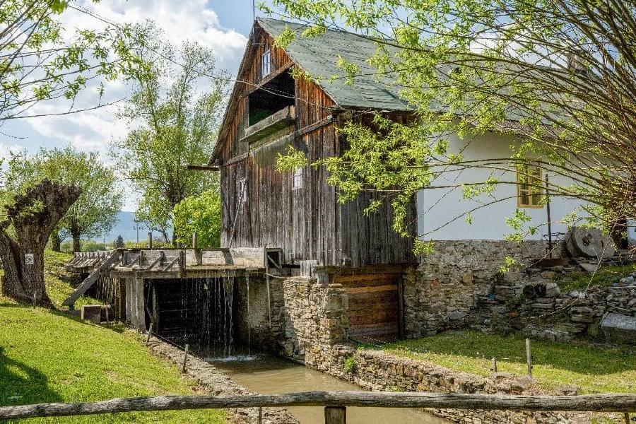 Krivany kamenný vodný mlyn