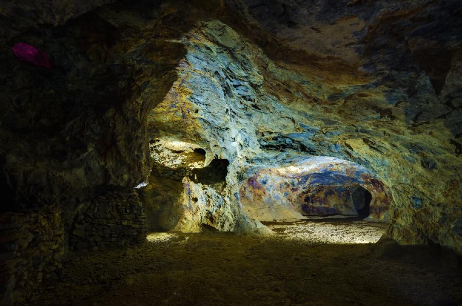 Opálová baňa Dubník